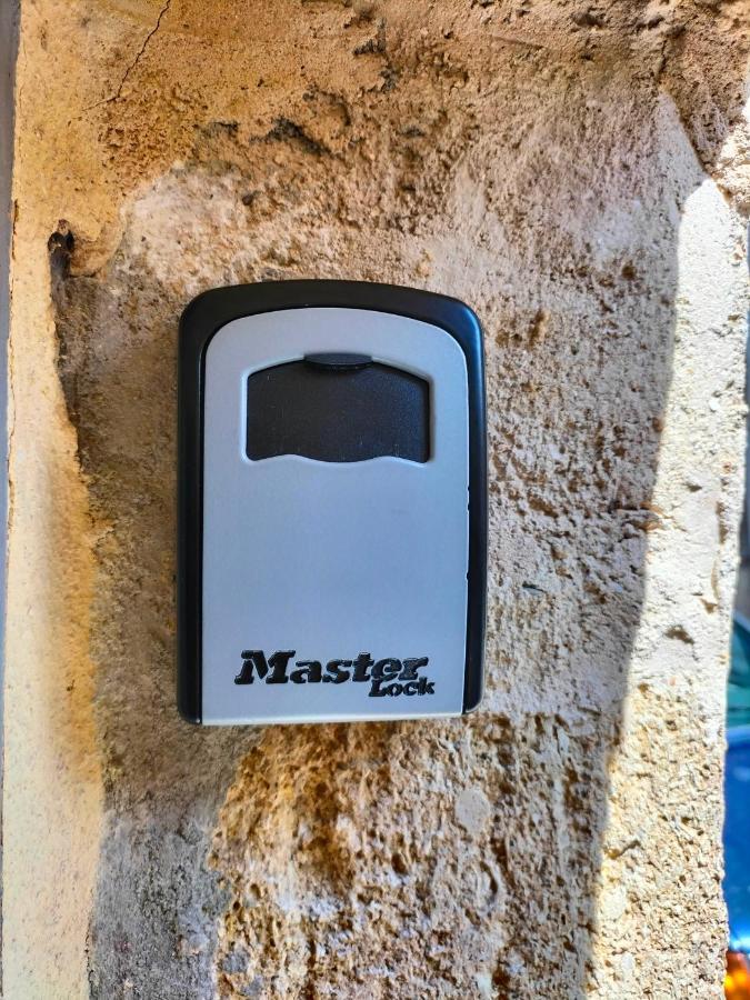 Maison De Village Familiale Pont Du Gard, Toit Terrasse, Barbecue, Fibre Vers Pont du Gard Exterior photo
