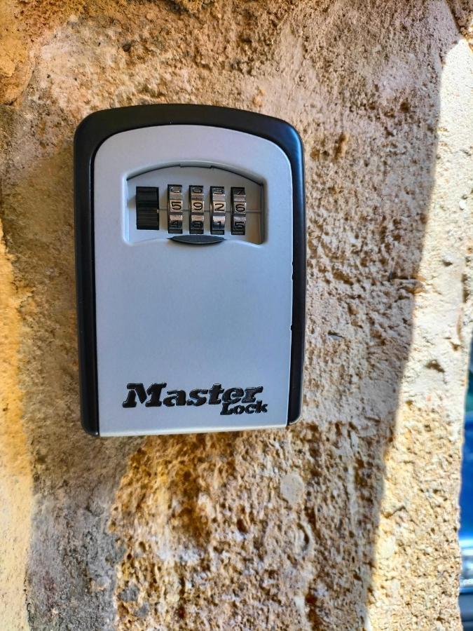 Maison De Village Familiale Pont Du Gard, Toit Terrasse, Barbecue, Fibre Vers Pont du Gard Exterior photo